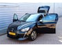 Peugeot 208 1.2 PureTech Blue Lease Allure O.a: Camera, PDC, Carplay, Clima, Navi, Cruise, Etc. All-in prijs!
