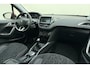 Peugeot 2008 1.2 PureTech Blue Lion | 110PK | Trekhaak | Panorama Dak | Parkeersensoren Achter | Navigatie | Airco | Lichtmetalen Velgen |