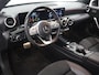 Mercedes-Benz A-klasse 200 Business Solution AMG | Panoramadak | Widescreen | Sfeerverlichting | Stoelverwarming |