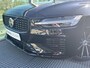 Volvo V60 2.0 T6 Plug-in hybrid AWD Plus Dark PHEV, Long range, Automaat, Stuur-en stoelverwarming, 360 graden parkeercamera, Trekhaak semi elektrisch wegklapbaar, Harman Kardon audio