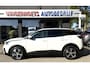 Peugeot 3008 130 Pk Luxe Benzine * AUTOMAAT * Open Schuifdak * L.M. Velgen * Achteruitrij Camera * Keyless Start Button * Climate & Cruise Control * Navigatie & Spotify via Apple Carplay / Android Auto * Vingerhoets; Vierde Generatie Eersteklas Service. Al meer dan 100 jaar een begrip in de Brabantse Kempen.
