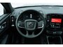 Volvo EC40 Single Motor Plus Black Edition Europa 70 kWh | Harman Kardon Audio | Adaptieve Cruise Control | Stuur-/Stoelverwarming V+A | Getint Glas | Panoramadak |