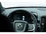 Volvo EC40 Single Motor Plus Black Edition Europa 70 kWh | Harman Kardon Audio | Adaptieve Cruise Control | Stuur-/Stoelverwarming V+A | Getint Glas | Panoramadak |