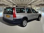Volvo XC70 2.5 T Geartronic Comfort Line Goed onderhoud, Garantie+Rijklaar..