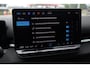 Volkswagen T-Roc 1.5 eTsi Life First Edition 116PK / 85kW DSG, 17" 'Lima' LMV, wegklapbare trekhaak, achteruitrijcamera (rear view), adaptieve cruise control (acc), verwarmbaar multifunctioneel lederen stuurwiel, verwarmbare voorstoelen, parkeerassistent (park assist) incl. parkeersensoren voor en achter (pdc), diefstalalarm, dodehoekdetectie (side assist), keyless access, rijbelevingsschakelaar incl. interieurbeleving (Atmospheres), rijprofielkeuze (Driving Profiles), sfeerverlichting interieur (30 kleuren), draadloze telefoon lader etc.