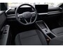 Volkswagen T-Roc 1.5 eTsi Life First Edition 116PK / 85kW DSG, 17" 'Lima' LMV, wegklapbare trekhaak, achteruitrijcamera (rear view), adaptieve cruise control (acc), verwarmbaar multifunctioneel lederen stuurwiel, verwarmbare voorstoelen, parkeerassistent (park assist) incl. parkeersensoren voor en achter (pdc), diefstalalarm, dodehoekdetectie (side assist), keyless access, rijbelevingsschakelaar incl. interieurbeleving (Atmospheres), rijprofielkeuze (Driving Profiles), sfeerverlichting interieur (30 kleuren), draadloze telefoon lader etc.