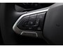 Volkswagen T-Roc 1.5 eTsi Life First Edition 116PK / 85kW DSG, 17" 'Lima' LMV, wegklapbare trekhaak, achteruitrijcamera (rear view), adaptieve cruise control (acc), verwarmbaar multifunctioneel lederen stuurwiel, verwarmbare voorstoelen, parkeerassistent (park assist) incl. parkeersensoren voor en achter (pdc), diefstalalarm, dodehoekdetectie (side assist), keyless access, rijbelevingsschakelaar incl. interieurbeleving (Atmospheres), rijprofielkeuze (Driving Profiles), sfeerverlichting interieur (30 kleuren), draadloze telefoon lader etc.