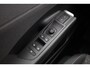Volkswagen T-Roc 1.5 eTsi Life First Edition 116PK / 85kW DSG, 17" 'Lima' LMV, wegklapbare trekhaak, achteruitrijcamera (rear view), adaptieve cruise control (acc), verwarmbaar multifunctioneel lederen stuurwiel, verwarmbare voorstoelen, parkeerassistent (park assist) incl. parkeersensoren voor en achter (pdc), diefstalalarm, dodehoekdetectie (side assist), keyless access, rijbelevingsschakelaar incl. interieurbeleving (Atmospheres), rijprofielkeuze (Driving Profiles), sfeerverlichting interieur (30 kleuren), draadloze telefoon lader etc.
