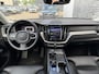 Volvo XC60 2.0 T6 Plug-in hybrid AWD Plus Dark | PHEV Long Range | 360 Graden Camera | Harman Kardon Audio | Trekhaak | Lichtmetalen Velgen 20 inch | Cruise Control Adaptief | BLIS | Stoelverwarming voor en achter