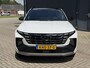 Hyundai Tucson 1.6 T-GDI PHEV N Line Sky 4WD / Dealer onderhouden / Fabrieksgarantie tot 03-2027 / Trekgewicht 1350 kg / Glazen schuif- en kanteldak / Elektrische achterklep / Stuur- Stoel & Achterbank verwarming / Adaptief cruise control / Rondomzicht camera / Stoelventilatie /