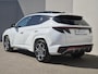 Hyundai Tucson 1.6 T-GDI PHEV N Line Sky 4WD / Dealer onderhouden / Fabrieksgarantie tot 03-2027 / Trekgewicht 1350 kg / Glazen schuif- en kanteldak / Elektrische achterklep / Stuur- Stoel & Achterbank verwarming / Adaptief cruise control / Rondomzicht camera / Stoelventilatie /