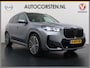 BMW X1 xDrive30e AUT-7 327pk 4WD Leer Pano-Dak/Hef-Dak Sport-Stoel+Elektr.+Geheugen+Verwarmd M-Sport-Pro +M-Exterieur+M-Interieur+M-Remmen Elektr.Wegklapbare-Trekhaak Harman-Kardon Adaptive-LED Live-Cockpit-Pro Driving assist plus Head-up displayShadow Luxury Li Adaptive-Cruise AWD StuurVerwarmd Zwarte-Hemel Travelpack Park-Assist PDC-a+v Draadloze lader Innovations-pakket Comfort-Pack € 75.000,- nieuw,  orig.NLse auto! 5,6 sec 0-100 1.800kg trekvermogen tot max 80-90km wltp elektrisch