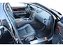 Jaguar XJ 2.0 Portfolio | Cruise control | Stoel/stuurverwarming | Keyless start & entry | Navigatie | Parkeercamera | Climate control | 100% onderhouden | Schuif/kantel dak | Stuurkolom en stoelen elektrisch vertselbaar |