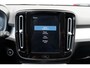 Volvo XC40 T4 AUT7 211PK Recharge Inscription Expression, Standkachel met timer, Stoel- & stuurwielverwarming, Verwarmbare voorruit, 2-zone Climate Control, Cruise Control met Speed Limiter, Park Assist voor & achter met camera, 18" Lichtmetalen velgen, Extra getint glas achter