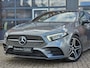 Mercedes-Benz A-klasse A 180 AMG Line | Premium | Nightpakket | Spiegelpakket | Stoelverwarming | Achteruitrijcamera | Smartphone integratie |