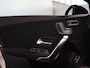 Mercedes-Benz A-klasse 250e Business Solution AMG | Panoramaschuifdak | Premium Plus | 19”AMG-velgen | Head-up display | Dodehoekassistent |