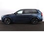 Volvo XC90 T8 Recharge AWD Ultra Dark - Luchtvering - Panorama/schuifdak - IntelliSafe Assist & Surround - 360º Camera - Harman/Kardon audio - Adaptieve LED koplampen - Verwarmde voorstoelen, stuur & achterbank - Parkeersensoren voor & achter - Elektr. bedienb. voorstoelen met geheugen - Head up display - Draadloze tel. lader - Extra getint glas - Inklapbare trekhaak - 21' LMV