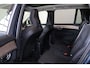Volvo XC90 T8 Recharge AWD Ultra Dark - Luchtvering - Panorama/schuifdak - IntelliSafe Assist & Surround - 360º Camera - Harman/Kardon audio - Adaptieve LED koplampen - Verwarmde voorstoelen, stuur & achterbank - Parkeersensoren voor & achter - Elektr. bedienb. voorstoelen met geheugen - Head up display - Draadloze tel. lader - Extra getint glas - Inklapbare trekhaak - 21' LMV