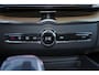 Volvo XC60 T6 Recharge AWD Plus Dark - Panorama/schuifdak - IntelliSafe Assist & Surround - 360º Camera - Harman/Kardon audio - Verwarmde voorstoelen, stuur & achterbank - Parkeersensoren voor & achter - Elektr. bedienb. voorstoelen met geheugen - Head up display - Draadloze tel. lader - Extra getint glas - 19' LMV