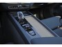 Volvo XC60 T6 Recharge AWD Plus Dark - Panorama/schuifdak - IntelliSafe Assist & Surround - 360º Camera - Harman/Kardon audio - Verwarmde voorstoelen, stuur & achterbank - Parkeersensoren voor & achter - Elektr. bedienb. voorstoelen met geheugen - Head up display - Draadloze tel. lader - Extra getint glas - 19' LMV