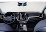 Volvo XC60 T6 Recharge AWD Plus Dark - Panorama/schuifdak - IntelliSafe Assist & Surround - 360º Camera - Harman/Kardon audio - Verwarmde voorstoelen, stuur & achterbank - Parkeersensoren voor & achter - Elektr. bedienb. voorstoelen met geheugen - Head up display - Draadloze tel. lader - Extra getint glas - 19' LMV