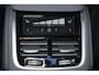 Volvo XC90 T8 Recharge AWD Plus Bright - Panorama/schuifdak - IntelliSafe Assist & Surround - 360º Camera - Harman Kardon audio - Verwarmde voorstoelen, stuur & achterbank - Parkeersensoren voor & achter - Elektr. bedienb. voorstoelen met geheugen - Head up display - Draadloze tel. lader - Extra getint glas - 21' LMV