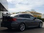 BMW 3-Serie Gran Turismo 328i M Sport PANORAMADAK | HARMAN/KARDON | DODEHOEK DETECTIE| ACHTERUIT RIJ CAMERA | SPORT STOELEN|KEYLESS ENTRY/GO | NAVIGATIE |BI-XENON KOPLAMPEN | STOEL VERWARMING |