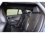 Volvo V60 T3 NordicPlus - Verwarmde voorstoelen - Parkeersensoren achter - Volvo On Call - High performance audio - Cruise control - Navigatie - Extra getint glas - 18' LMV