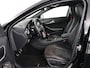 Mercedes-Benz GLA 200 AMG Line | Panoramadak | Stoelverwarming | Leder/Alcantara | Bi-Xenon | Sportstoelen | Bluetooth | Airco | 19'' | Getint glas