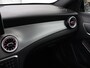 Mercedes-Benz GLA 200 AMG Line | Panoramadak | Stoelverwarming | Leder/Alcantara | Bi-Xenon | Sportstoelen | Bluetooth | Airco | 19'' | Getint glas