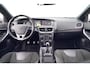 Volvo V40 2.0 T2 R-Design / Trekhaak / Navi / Cruise / Climate / Stoelverw. / Leer - Alcantara