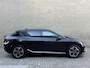Kia EV6 Plus 77.4 kWh | 100% SOH | Adaptieve cruise | Warmtepomp | Lederen bekleding | Memory | Camera | Meridian sound | Apple CarPlay / Android Auto | Dodehoekdetectie | Stoelverwarming voor&achter | Stoelventilatie | Stuurverwarming | Sfeerverlichting | Elektrische achterklep | Volledig onderhouden