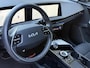 Kia EV6 Plus 77.4 kWh | 100% SOH | Adaptieve cruise | Warmtepomp | Lederen bekleding | Memory | Camera | Meridian sound | Apple CarPlay / Android Auto | Dodehoekdetectie | Stoelverwarming voor&achter | Stoelventilatie | Stuurverwarming | Sfeerverlichting | Elektrische achterklep | Volledig onderhouden