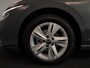 Volkswagen Golf 1.0 TSI Life 110PK | Sfeerverlichting | Clima | Parkeersensoren | Lichtmetaal |