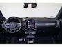 Volvo XC40 Recharge P8 AWD R-Design - Panorama/schuifdak - IntelliSafe Assist & Surround - 360º Camera - Harman/Kardon audio - Adaptieve LED koplampen - Verwarmde voorstoelen, stuur & achterbank - Parkeersensoren voor & achter - Elektr. bedienb. voorstoelen met geheugen links - Draadloze tel. lader - Warmtepomp - Extra getint glas - Inklapbare trekhaak - 20' LMV