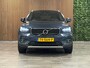 Volvo XC40 T4 Aut. Inscription Luxury | Full Option! | Schuifdak | Trekhaak | 360° Camera | All Season banden | Harman Kardon | Bestuurdersstoel elektrisch geheugen | Adaptieve Cruise Control | Full LED meesturende koplampen | Standkachel met Volvo On Call App | Stoelverwarming voor+achter | Stuurwielverwarming | Passagiersstoel elektrisch | Pilot Assist | BLIS Dode Hoek Detectie | Lederen bekleding | Zitting verlenging voorstoelen | 19 Inch | Keyless Drive | Parkeersensoren voor+achter | Privacy Glass | Elektrisch bedienbare achterklep | Climate Control L+R | Alarm Klasse III | Breestralers in voorbumper | Automatisch dimmende binnen en buitenspiegels | DAB Radio | Apple Carplay/Android Auto | Draadloos telefoon opladen | Volvo On Call met mobiele App functie | Denim Blue Metallic |