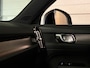 Volvo XC40 T5 Recharge R-Design | Schuifdak | Trekhaak | Onderkant mee gespoten incl. black pack | Adaptieve Cruise Control | Stoel en Stuurwielverwarming | Pilot Assist | Parkeercamera | Leder/alcantara R-Design bekleding met wit stiksel en bies | Zitting verlenging voorstoelen | 19 Inch | Keyless Drive | Parkeersensoren voor+achter | Privacy Glass | Elektrisch bedienbare achterklep | Climate Control L+R | Automatisch dimmende binnen en buitenspiegels | Regensensor | DAB Radio | Apple Carplay/Android Auto | Draadloos telefoon opladen | Volvo On Call met mobiele App functie | Onyx Black Metallic |