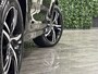 Volvo XC40 T5 Recharge R-Design | Schuifdak | Trekhaak | Onderkant mee gespoten incl. black pack | Adaptieve Cruise Control | Stoel en Stuurwielverwarming | Pilot Assist | Parkeercamera | Leder/alcantara R-Design bekleding met wit stiksel en bies | Zitting verlenging voorstoelen | 19 Inch | Keyless Drive | Parkeersensoren voor+achter | Privacy Glass | Elektrisch bedienbare achterklep | Climate Control L+R | Automatisch dimmende binnen en buitenspiegels | Regensensor | DAB Radio | Apple Carplay/Android Auto | Draadloos telefoon opladen | Volvo On Call met mobiele App functie | Onyx Black Metallic |