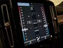 Volvo XC40 T5 Recharge R-Design | Schuifdak | Trekhaak | Onderkant mee gespoten incl. black pack | Adaptieve Cruise Control | Stoel en Stuurwielverwarming | Pilot Assist | Parkeercamera | Leder/alcantara R-Design bekleding met wit stiksel en bies | Zitting verlenging voorstoelen | 19 Inch | Keyless Drive | Parkeersensoren voor+achter | Privacy Glass | Elektrisch bedienbare achterklep | Climate Control L+R | Automatisch dimmende binnen en buitenspiegels | Regensensor | DAB Radio | Apple Carplay/Android Auto | Draadloos telefoon opladen | Volvo On Call met mobiele App functie | Onyx Black Metallic |