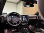 Volvo XC40 T5 Recharge R-Design | Schuifdak | Trekhaak | Onderkant mee gespoten incl. black pack | Adaptieve Cruise Control | Stoel en Stuurwielverwarming | Pilot Assist | Parkeercamera | Leder/alcantara R-Design bekleding met wit stiksel en bies | Zitting verlenging voorstoelen | 19 Inch | Keyless Drive | Parkeersensoren voor+achter | Privacy Glass | Elektrisch bedienbare achterklep | Climate Control L+R | Automatisch dimmende binnen en buitenspiegels | Regensensor | DAB Radio | Apple Carplay/Android Auto | Draadloos telefoon opladen | Volvo On Call met mobiele App functie | Onyx Black Metallic |