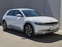 Hyundai Ioniq 5 Lounge 77.4 kWh 228pk / SOH 100% / Fabrieksgarantie tot 12-2027 / Dealer onderhouden / Trekgewicht 1600 kg / Trekhaak afneembaar / Warmtepomp / CCS snel laden / Elektrische stoelen en klep / BOSE Audio Systeem / Stuur- Stoel & Achterbank verwarming / 19" LM wielen /