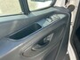 Mercedes-Benz Sprinter 314 2.2 CDI 143pk AUT-7 L2H2 EURO VI-D NAVI Camera ECC Keyless Bluetooth Navigatie-pakket Elektr.Spiegels+Verwarmd BlindSpot-Assist Regensensor Bordherkenning Trekhaak 3.500kg Trekvermogen Betonplex Wandbetimmerd