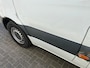 Mercedes-Benz Sprinter 314 2.2 CDI 143pk AUT-7 L2H2 EURO VI-D NAVI Camera ECC Keyless Bluetooth Navigatie-pakket Elektr.Spiegels+Verwarmd BlindSpot-Assist Regensensor Bordherkenning Trekhaak 3.500kg Trekvermogen Betonplex Wandbetimmerd