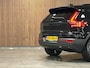 Volvo EX40 Single Motor Extended Range Ultra Black Ed. 82 kWh | Vol! | 95% SoH | Trekhaak | Schuifdak | 360° Camera | 100% SoH | Harman Kardon | Pixel LED koplampen meesturend | Adaptieve Cruise Control | Bestuurdersstoel elektrisch geheugen | Stoel en Stuurwielverwarming | 20 Inch | Passagiersstoel elektrisch | Microtech / alcantara bekleding met wit stiksel en bies | Zitting verlenging voorstoelen | Pilot Assist | BLIS Dode Hoek Detectie | Warmtepomp | Google Infotainment | Keyless Drive | Verlichtingspack 2 | Parkeersensoren voor+achter | Privacy Glass | Elektrisch bedienbare achterklep | Breedstralers in voorbumper | Draadloos telefoon opladen | DAB Radio | Apple Carplay/Android Auto | Volvo On Call met mobiele App functie | Onyx Black Metallic |