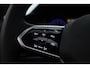 Volkswagen Golf 1.5 eTSI R-Line DSG | Pano | HUD | IQ. Light (ledbalk) | Stoel- Stuurverw. | Camera+PDC | Adapt. Cruise | Nav+App.Connect | Sfeerverl. | V