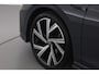 Volkswagen Golf 1.5 eTSI R-Line DSG | Pano | HUD | IQ. Light (ledbalk) | Stoel- Stuurverw. | Camera+PDC | Adapt. Cruise | Nav+App.Connect | Sfeerverl. | V