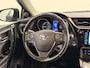 Toyota Auris Touring Sports 1.8 Hybrid Volcano Edition | Trekhaak | All-Season banden |