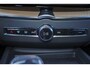 Volvo XC60 T6 Recharge AWD Plus Dark - Panorama/schuifdak - IntelliSafe Assist & Surround - 360º Camera - Harman/Kardon audio - Verwarmde voorstoelen, stuur & achterbank - Parkeersensoren voor & achter - Elektr. bedienb. voorstoelen met geheugen - Head up display - Extra getint glas - Inklapbare trekhaak - 19' LMV