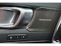 Volvo EC40 Performance Ultra 82 kWh - Panoramadak - IntelliSafe Assist & Surround - 360º Camera - Harman/Kardon audio - Verwarmde voorstoelen, stuur & achterbank - Parkeersensoren voor & achter - Elektr. bedienb. voorstoelen met geheugen links - Draadloze tel. lader - Warmtepomp - Extra getint glas - Elektr. inklapbare trekhaak - 19' LMV