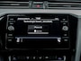Volkswagen Passat Variant 1.5 TSI Comfort Business | Trekhaak | LED Koplampen | Keyless | Navigatie | Draadloze Telefoonlader | Parkeersensoren | Climate Control | Adaptieve Cruise Control | Metallic Lak | Lichtmetalen Velgen |